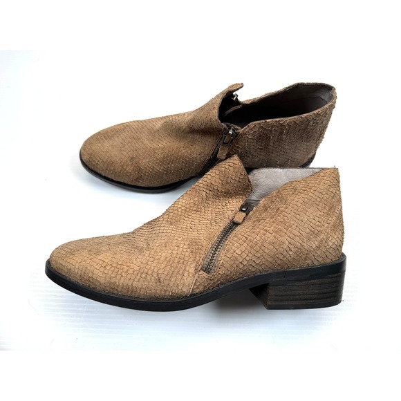 Eileen Fisher Tuck2 Ankle Booties Women 9 EUC Snake Skin Leather Zip Closure - Picture 2 of 11
